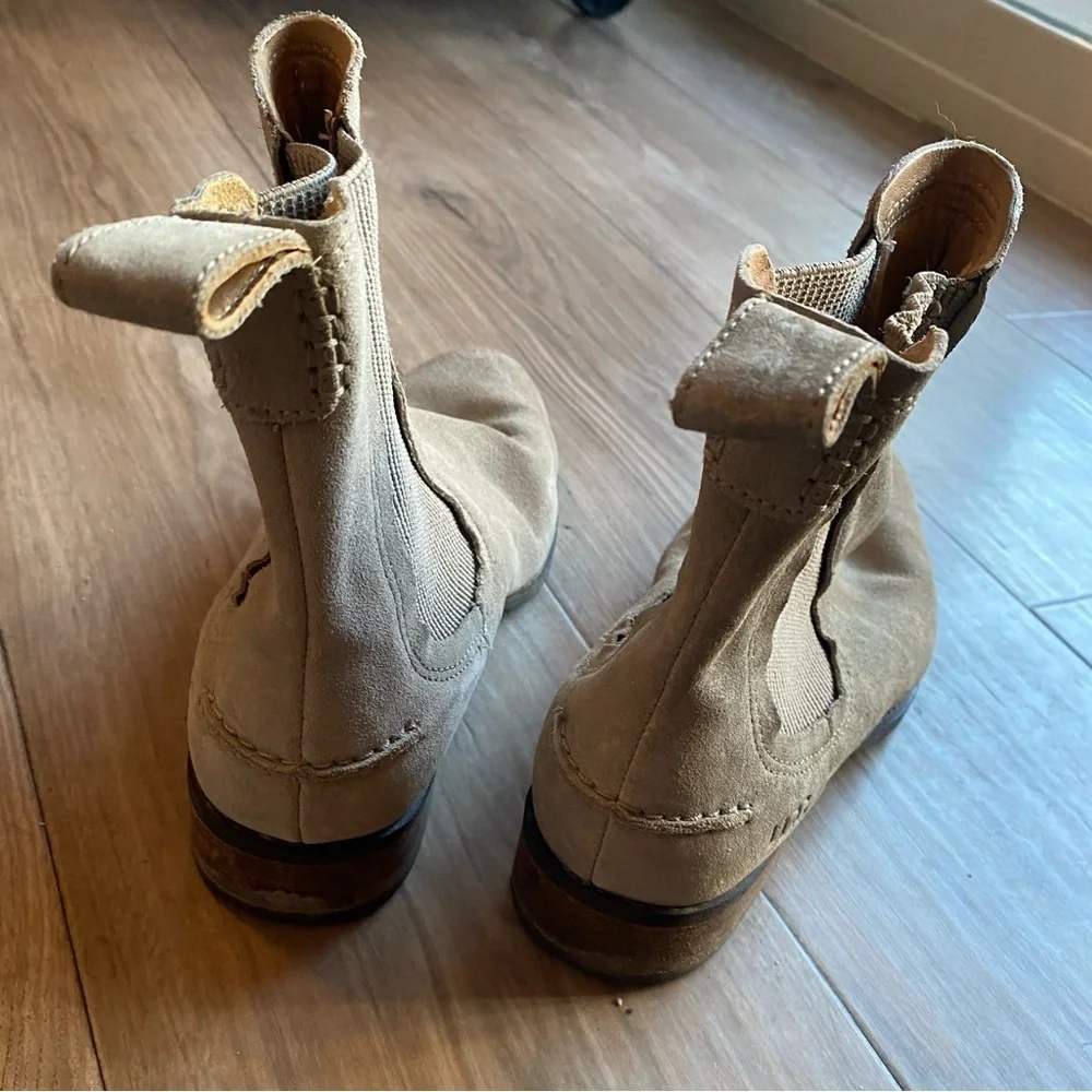 UGG Beige Suede Hillhurst Boots